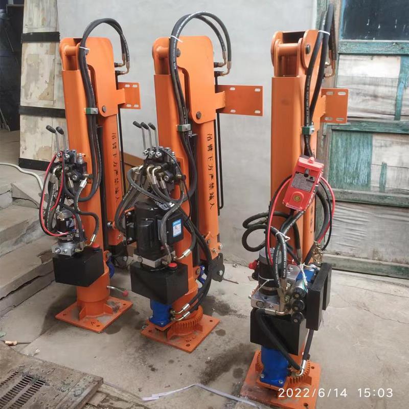 阜城县重汽蓝牌随车吊 3.2吨 国六动力强 液压驱动 农用自卸起重机